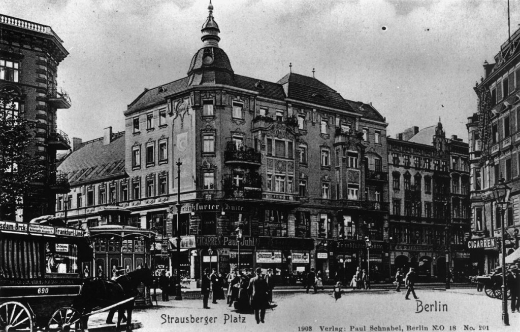 Bessere Zeiten: Der Strausberger Platz, 1903 (Postkarte)