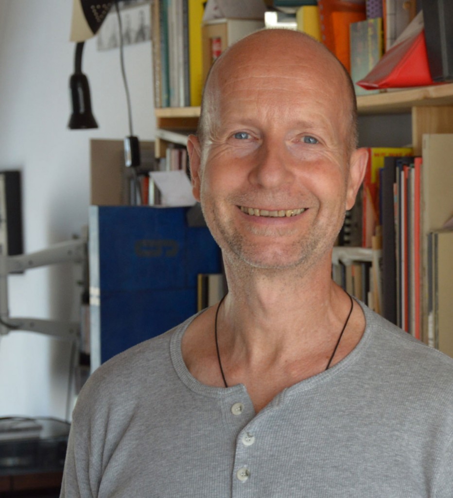 Der Künstler und Herausgeber Uwe Warnke