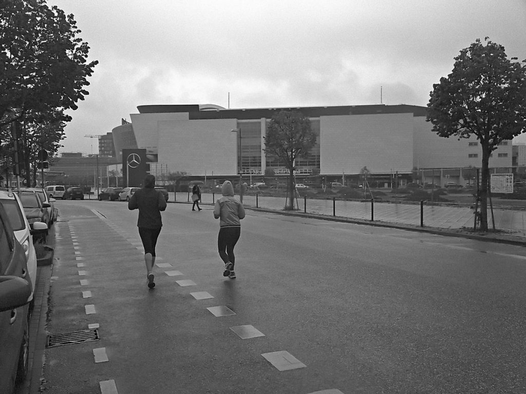 Läufer in der Tamara-Danz-Straße