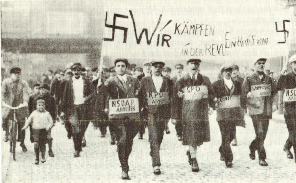 im Streik gegen die BVG, aber nur per Fotomontage. | Quelle: Der Rote Stern November 1932