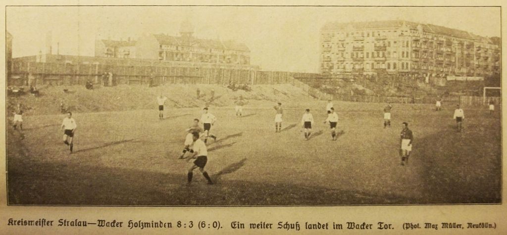 SV Stralau 1910 daheim im Freundschaftsspiel gegen Wacker Holzminden | Quelle: Freie Sportwoche, 13. Mai 1923