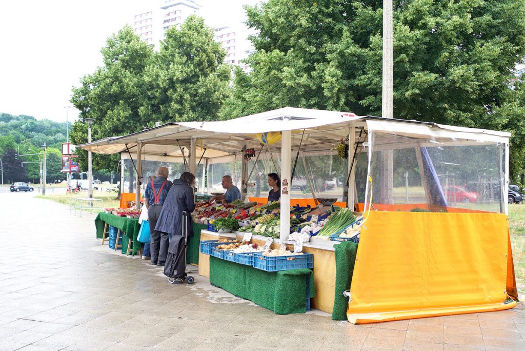 Obst- und Gemüsestand am Platz der Vereinten Nationen | Foto: Anne Winkler