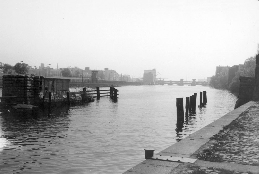 Der fünfjährige Siegfried Kroboth ertrank an dieser Stelle beim Spielen in der Spree | Quelle: FHXB-Museum