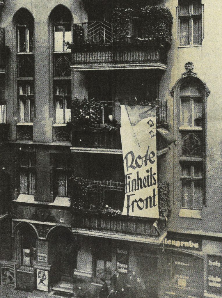 Transparent die „Rote Einheitsfront“ von Karl Lewke in der Liebigstraße | Quelle: Privatarchiv Karl Lewke